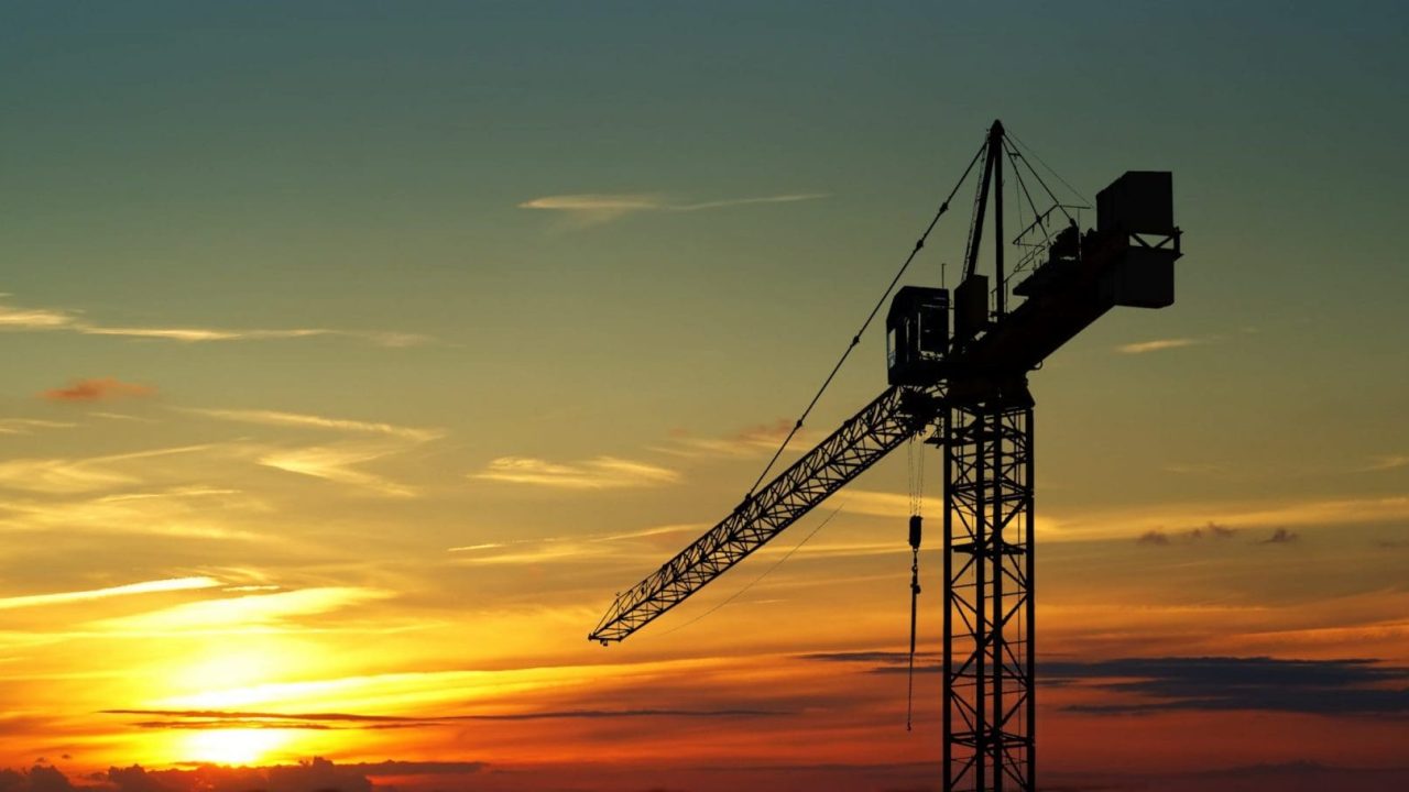 Top Benefits of Being a Certified Crane Operator in Today’s Industry